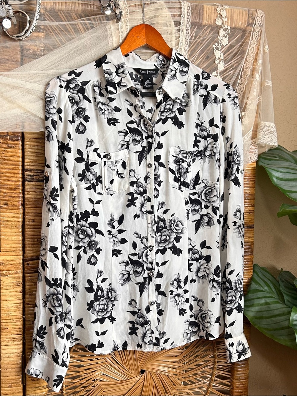 White House Black Market silk blouse size 10 white and black button up